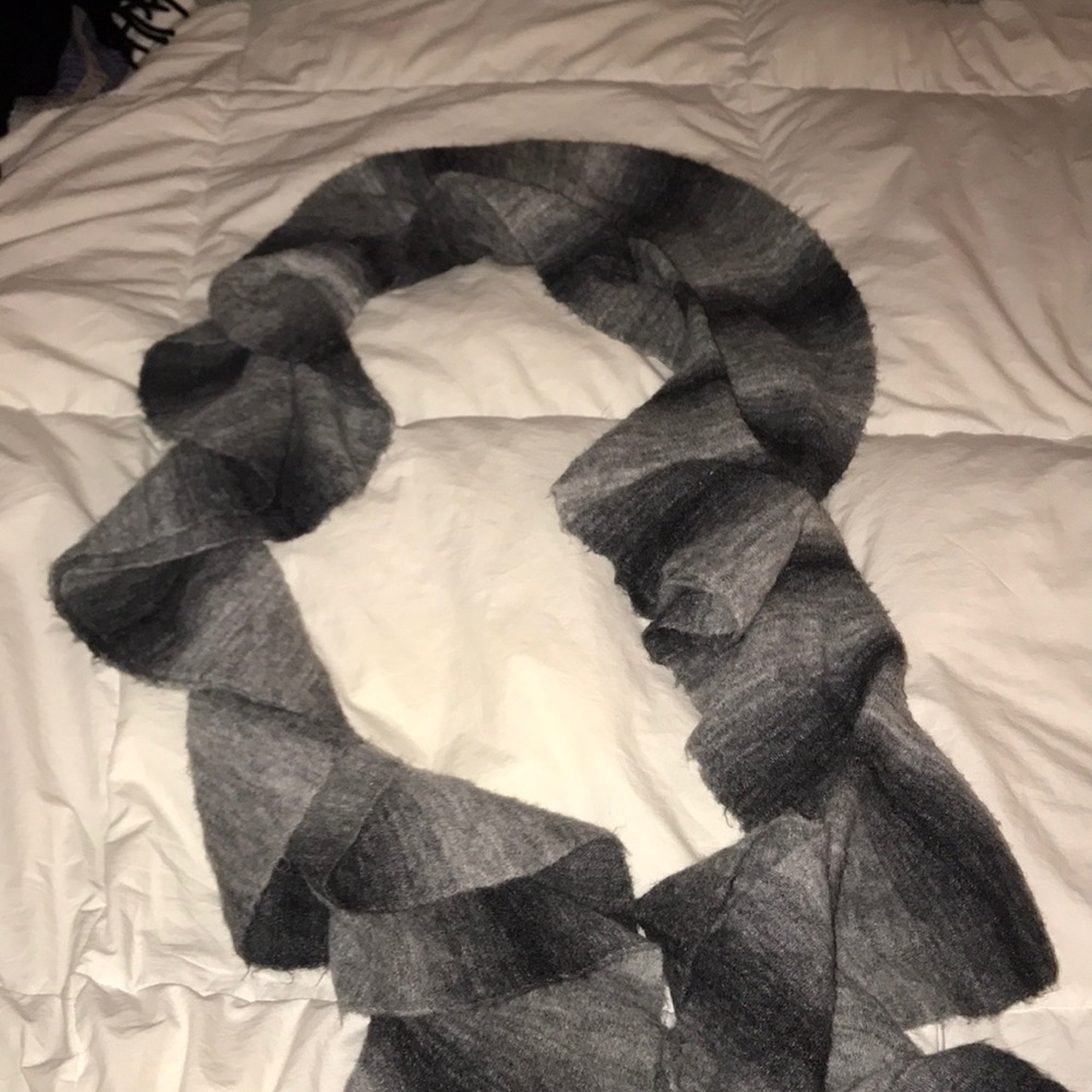 Women’s scarf